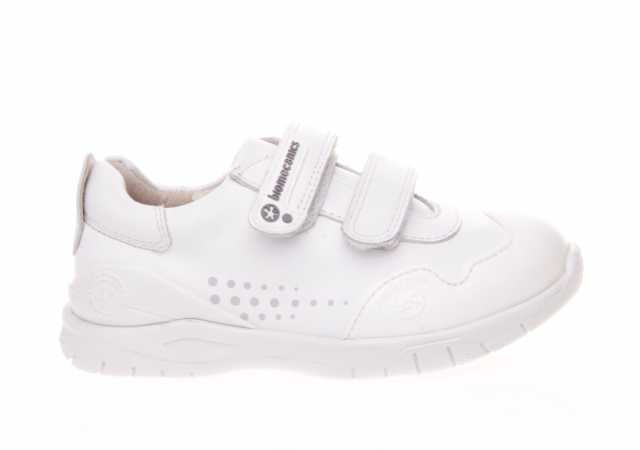 DEPORTIVO BIOMECANICS CON VELCRO Y PUNTERA REFORZADA