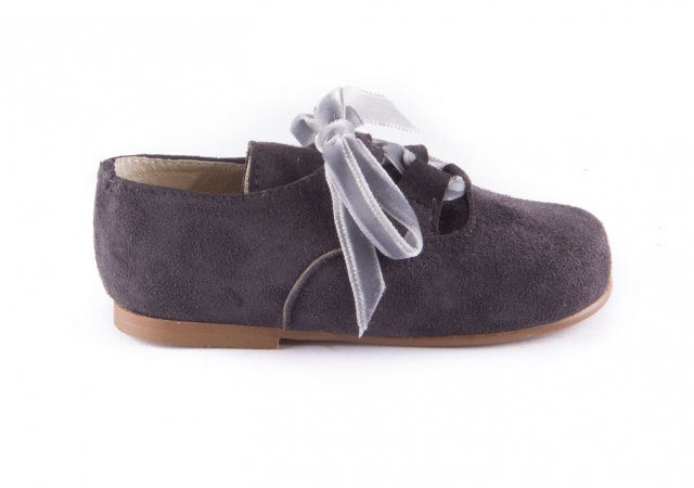 ZAPATO INGLES EN ANTE CON LAZO TERCIOPELO