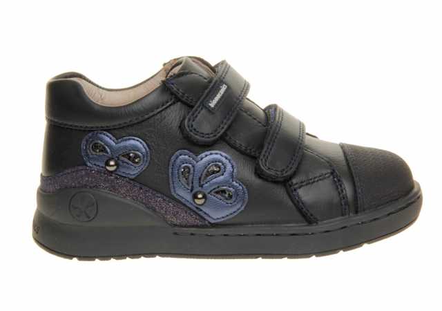BOTA NIÑA BIOMECANICS CON VELCRO Y PUNTERA REFORZADA