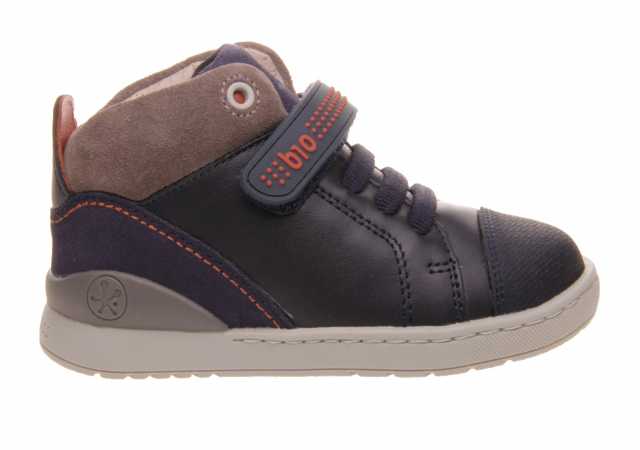 BOTA NIÑO BIOMECANICS CON VELCRO Y PUNTERA REFORZADA