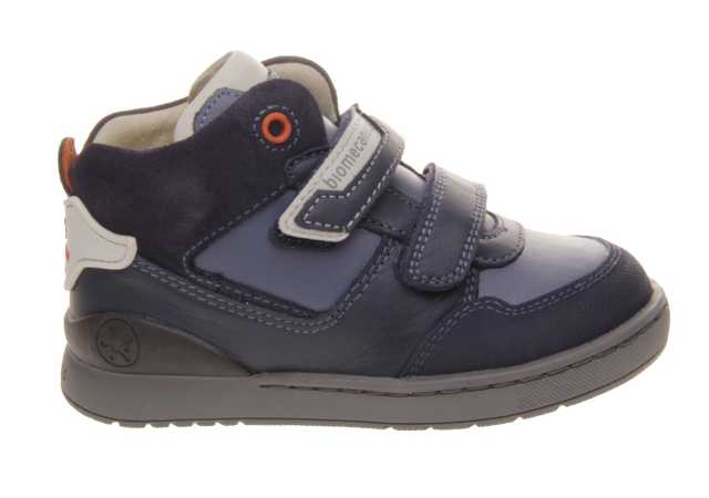 BOTA NIÑO BIOMECANICS CON VELCRO Y PUNTERA REFORZADA