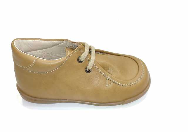 BOTA PRIMEROS PASOS EN ANTE CON CORDÓN