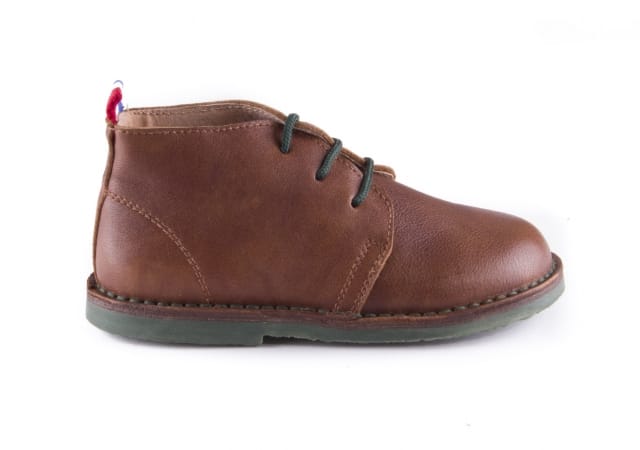 BOTA NIÑO EN PIEL CON CORDÓN