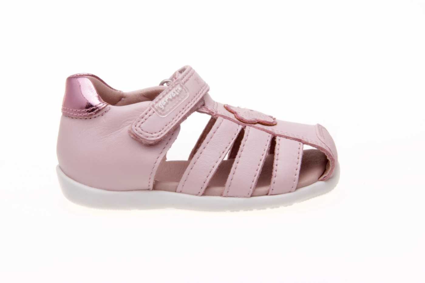 Sandalia Garvalin 2 velcros con 2 florecitas en piel blanca