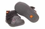 ZAPATILLA DE CASA NIÑO BIOMECANICS CON VELCRO Y PUNTERA REFORZADA