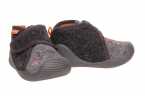 ZAPATILLA DE CASA NIÑO BIOMECANICS CON VELCRO Y PUNTERA REFORZADA