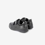 Zapato colegial deportivo negro Biomecanics junior con velcro y puntera reforzada