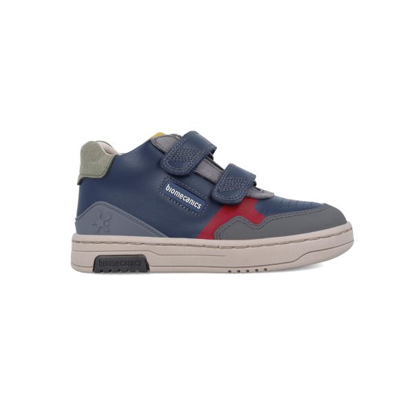 BOTA NIÑO BIOMECANICS CON VELCRO Y PUNTERA REFORZADA