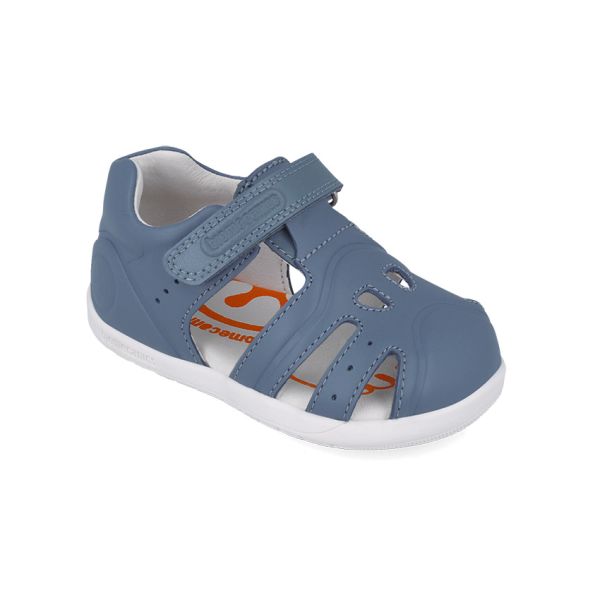Sandalias Biomecanics – Libertad, Comodidad y Protección para los Pequeños Exploradores