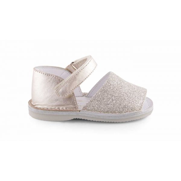 SANDALIA MENORQUINA METALIZADA CON GLITTER Y VELCRO