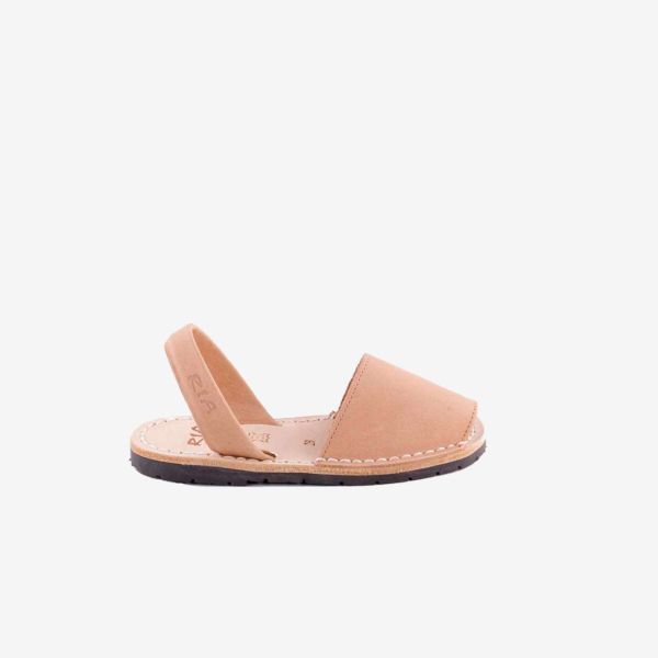 Sandalia menorquina de ria en piel Camel.