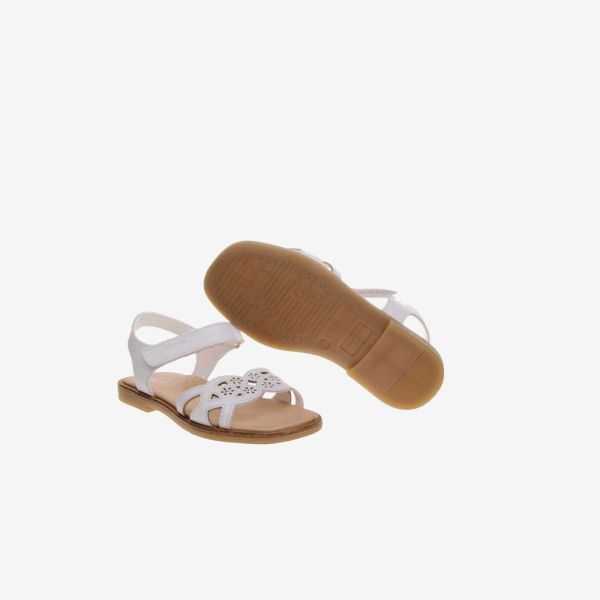 Sandalia de niña en blanco con velcro