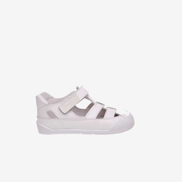Sandalias respetuosa para los primeros pasos de blanditos en blanca