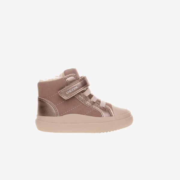 Bota de niña Geox con velcro y puntera reforzada.