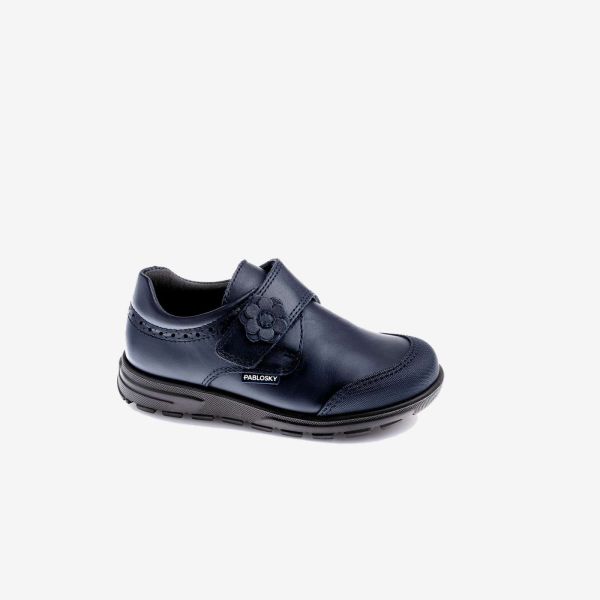 Zapato colegial niña de piel azul marino con velcro y flor Pablosky