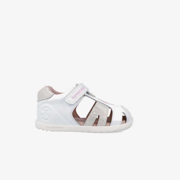 Sandalias Respetuosas Biomecanics de Piel para niñas en color blanco con plata