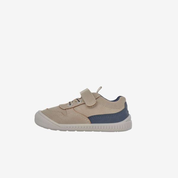 Deportivo niño urbano camel de la linea Barefoot de Chicco.